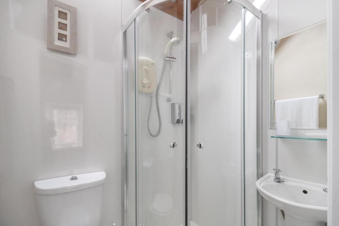 Whinstone Holiday Home In Falkland - Sleeps 8 Buitenkant foto