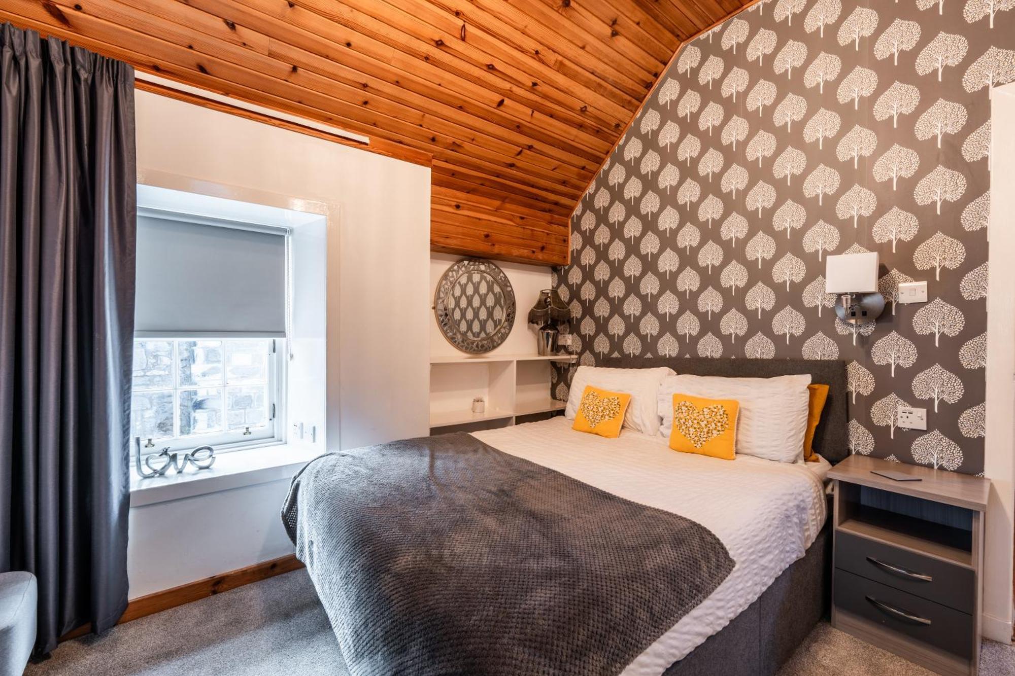 Whinstone Holiday Home In Falkland - Sleeps 8 Buitenkant foto