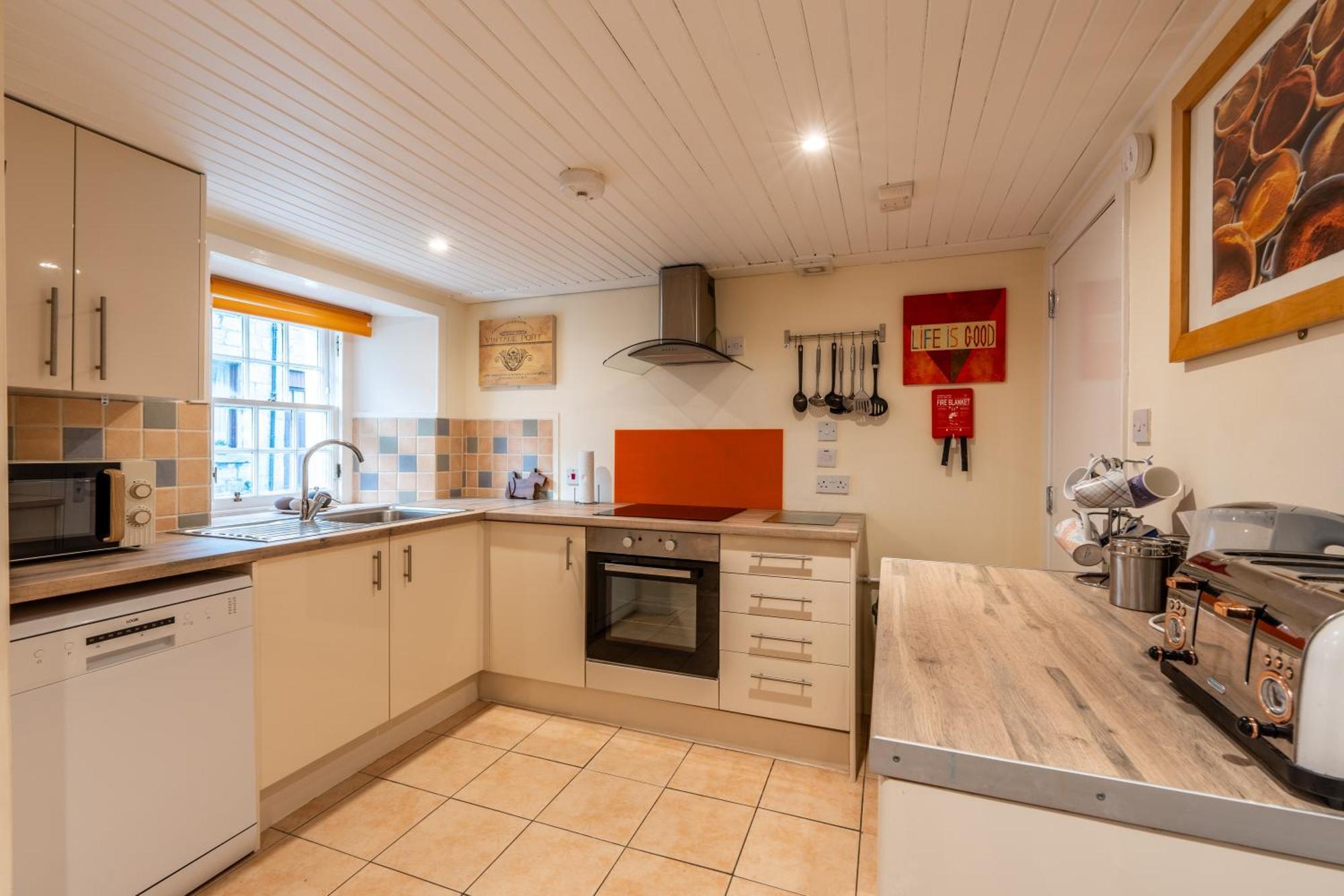 Whinstone Holiday Home In Falkland - Sleeps 8 Buitenkant foto