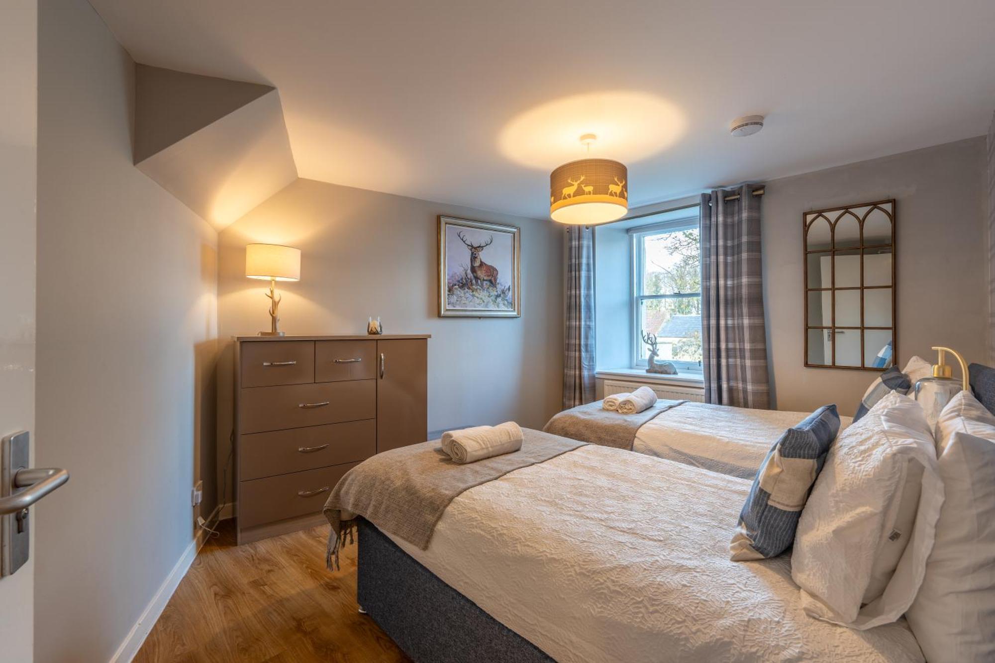 Whinstone Holiday Home In Falkland - Sleeps 8 Buitenkant foto