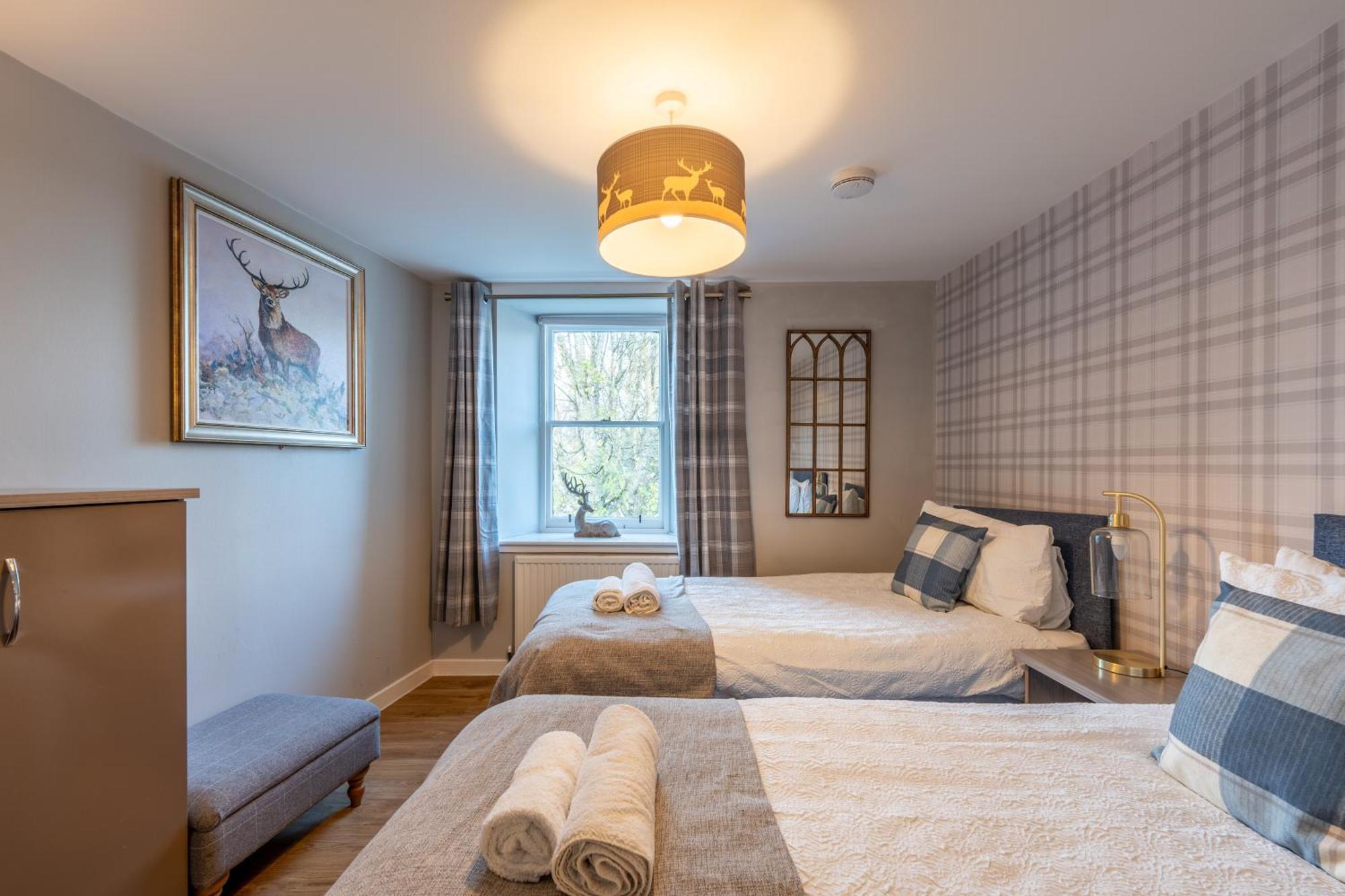 Whinstone Holiday Home In Falkland - Sleeps 8 Buitenkant foto